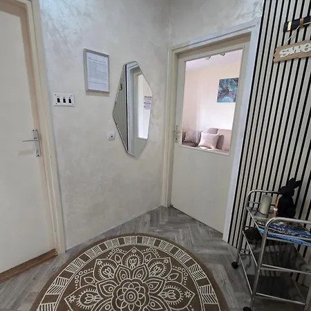 Abrazo Apartment *
